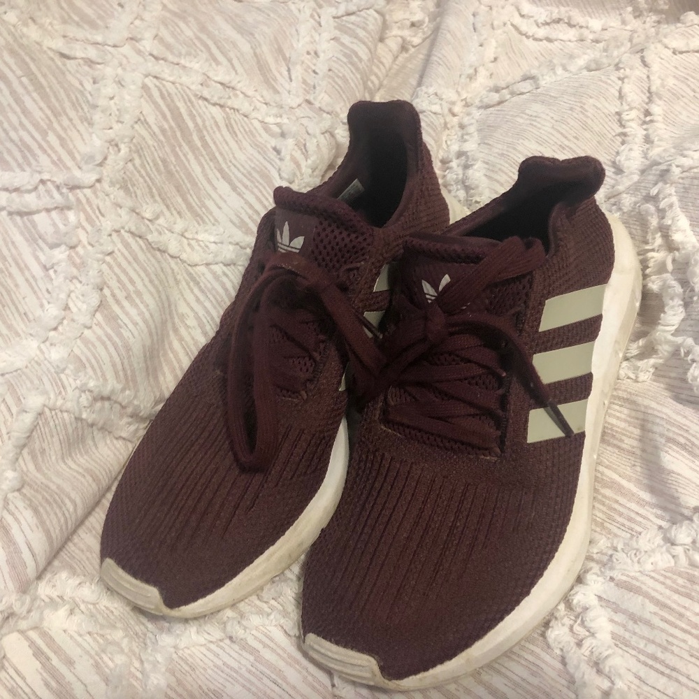 Adidas maroon tennis shoes